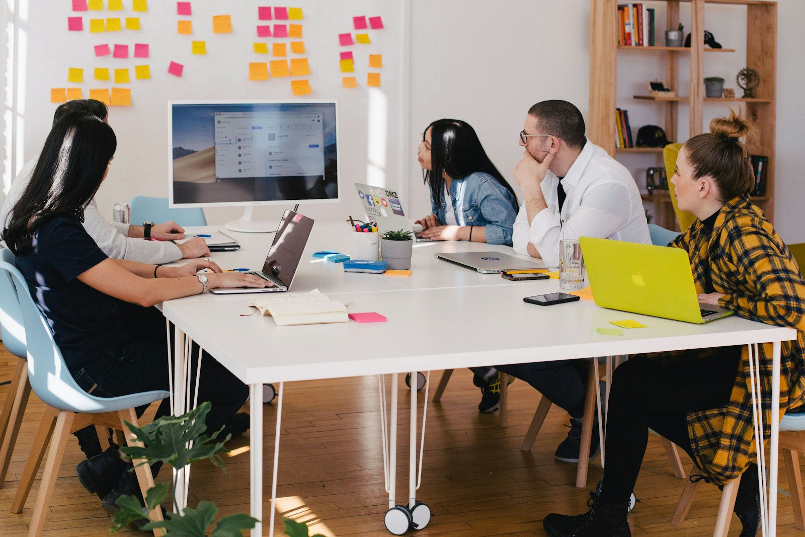 Digital Corporate Communication & Reputation Management